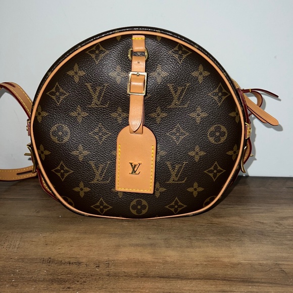 Louis Vuitton Boite Chapeau  MM - Picture 1 of 11